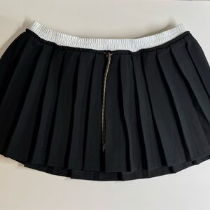 Oak + Fort skirt. Large. Black. NWT.